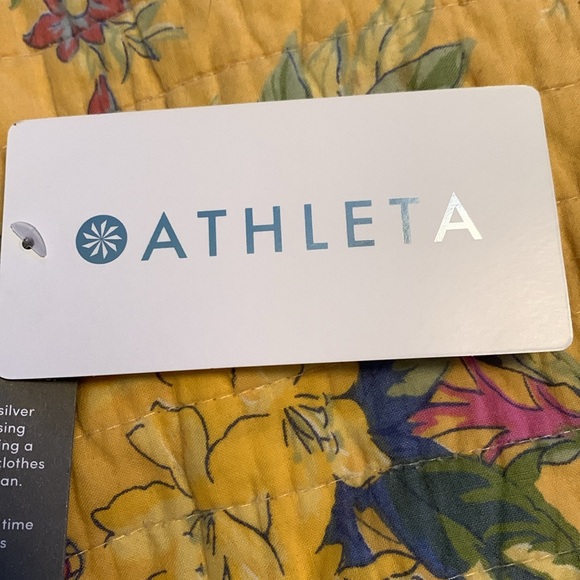 Athleta inversion mesh tank NWT - Picture 3 of 9